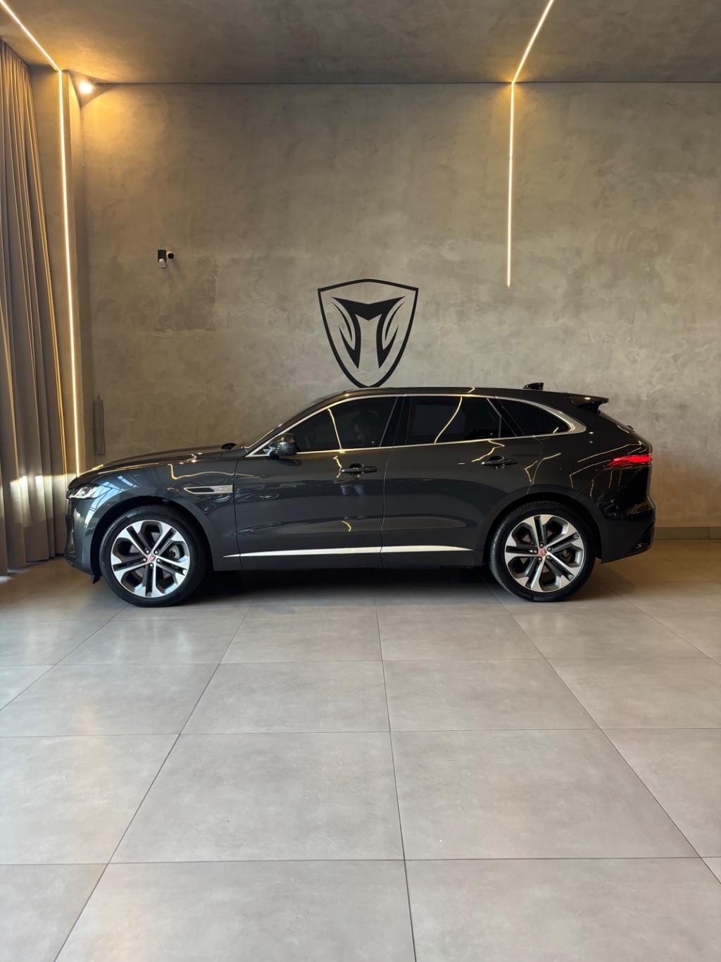 JAGUAR F-Pace - Foto