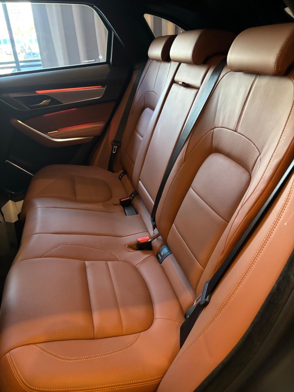 JAGUAR F-Pace - Foto