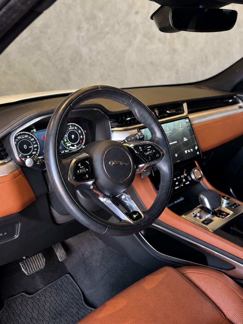 JAGUAR F-Pace - Foto