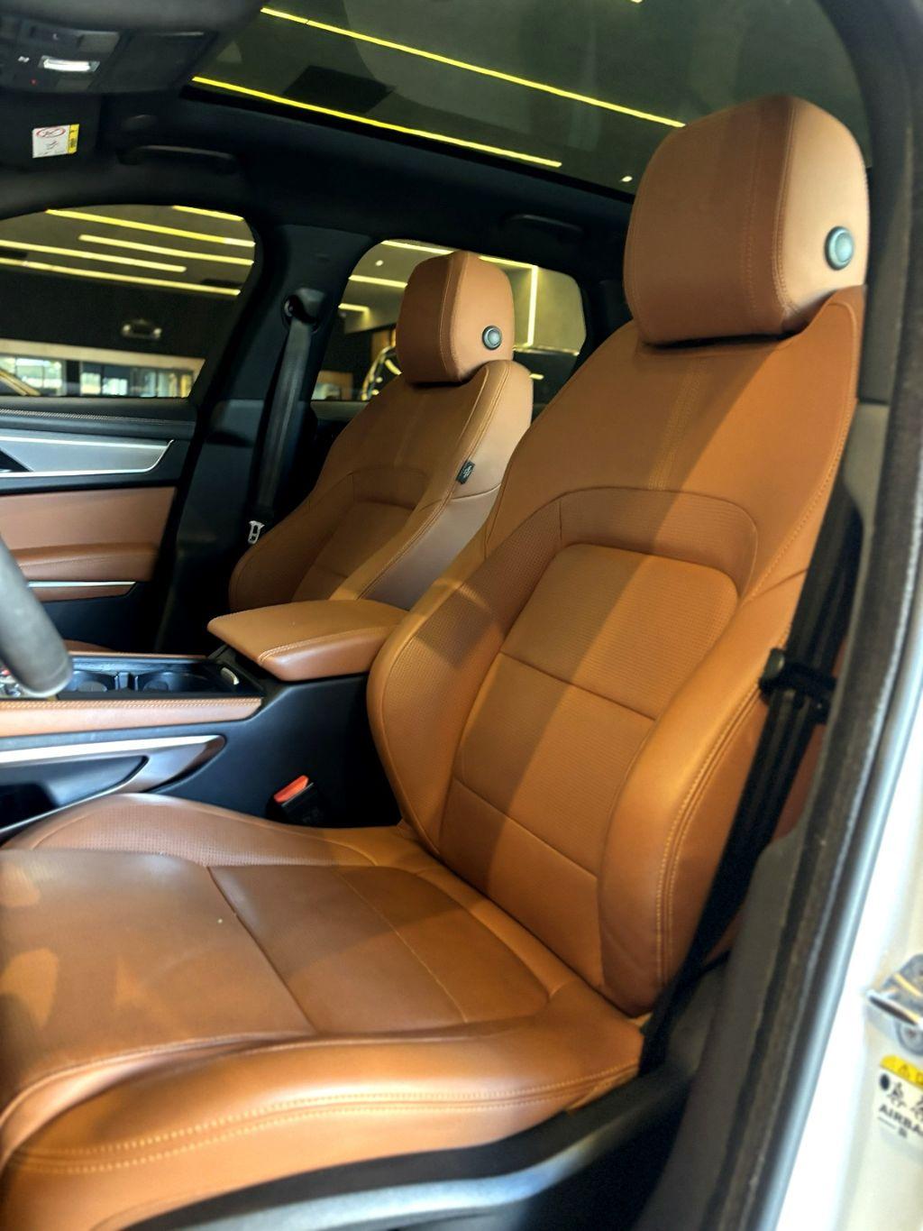 JAGUAR F-Pace - Foto