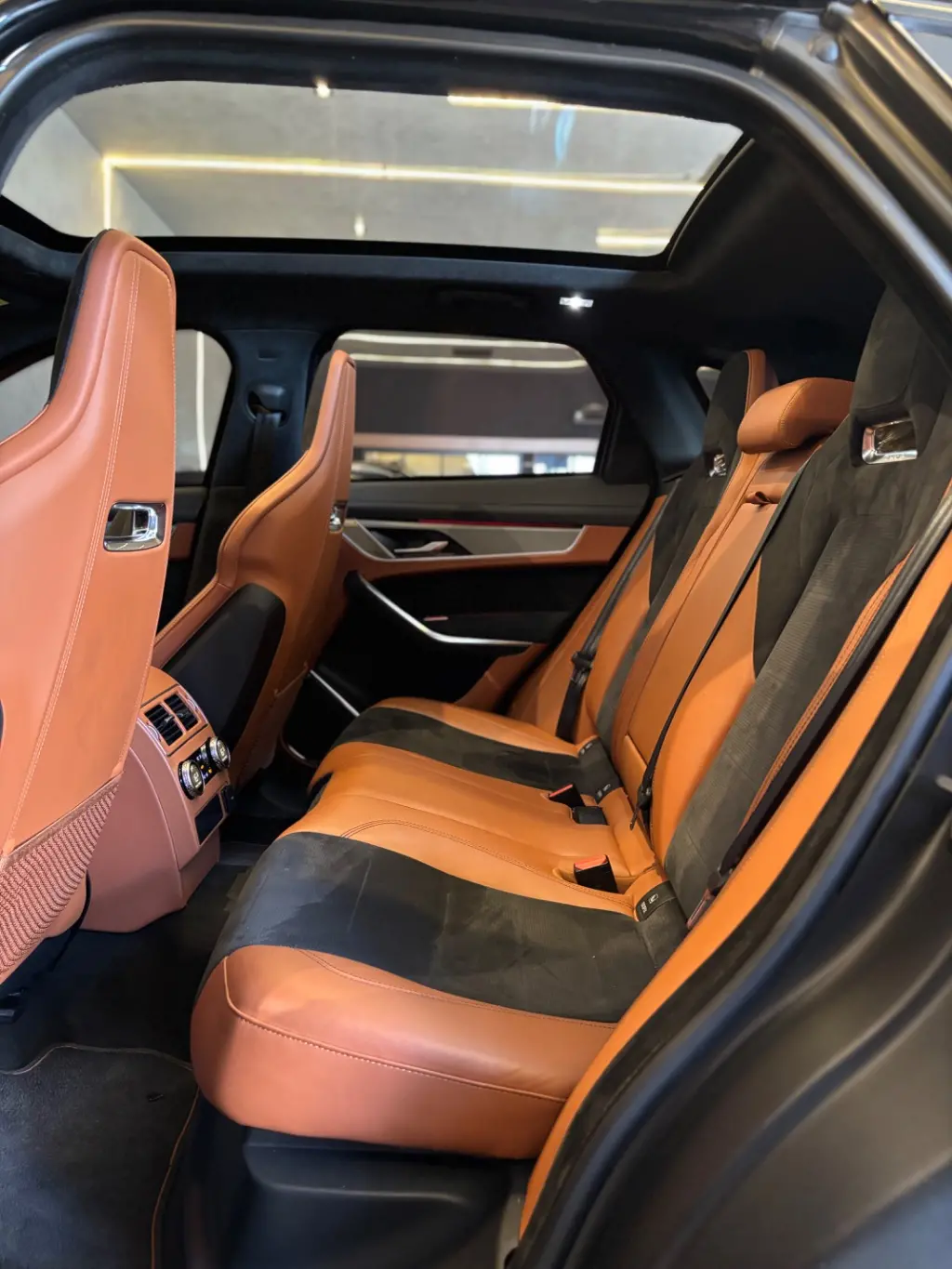 JAGUAR F-Pace - Foto