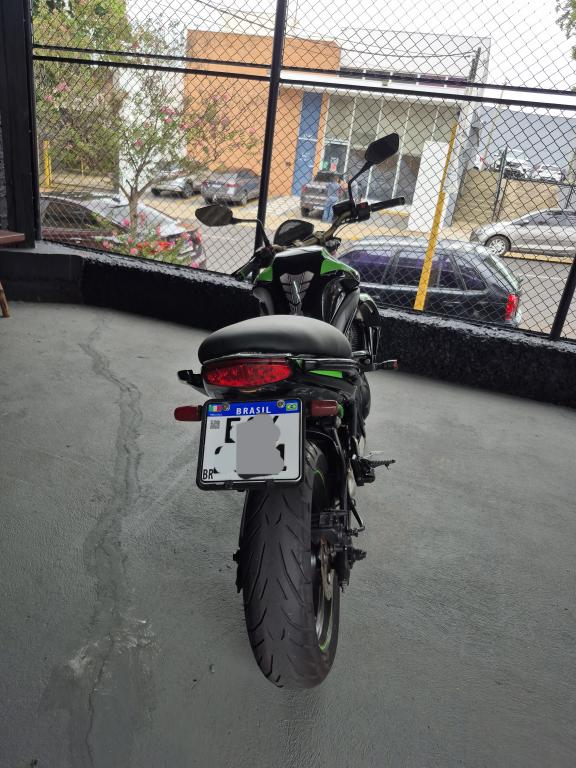 KAWASAKI ER-6N 650 - Foto