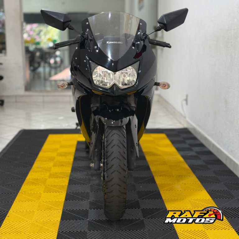 KAWASAKI Ninja 250 - Foto