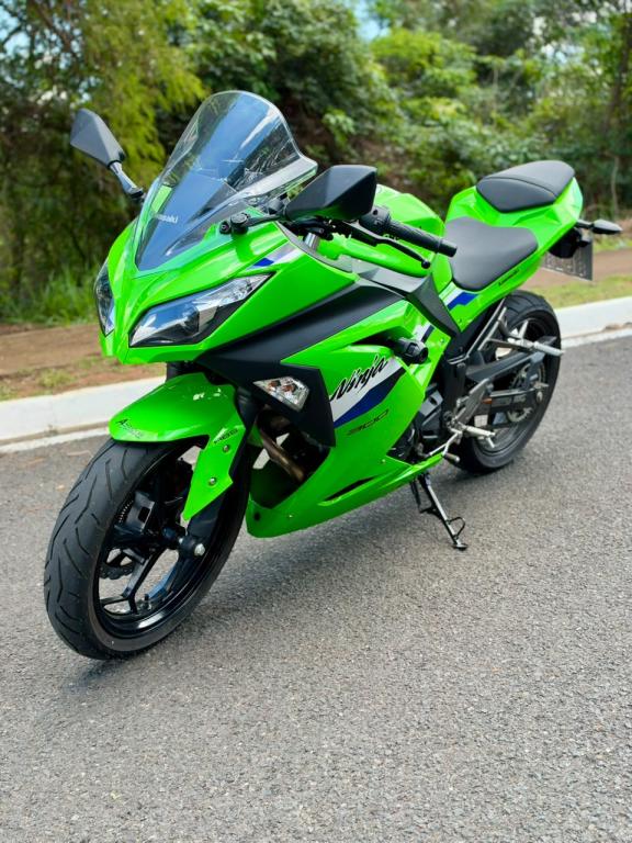 KAWASAKI Ninja 300