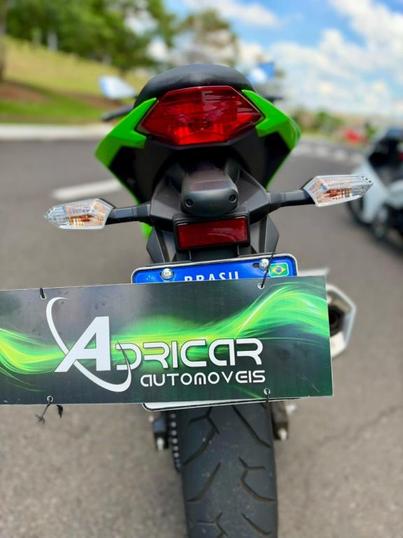 KAWASAKI Ninja 300 - Foto