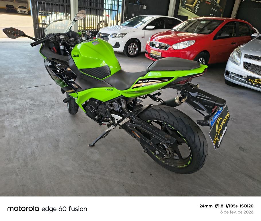 KAWASAKI Ninja 400 - Foto