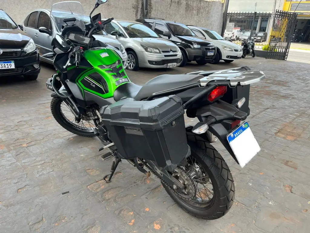 KAWASAKI Versys 300 - Foto