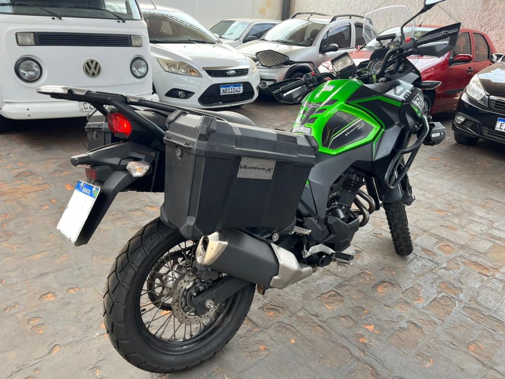 KAWASAKI Versys 300 - Foto