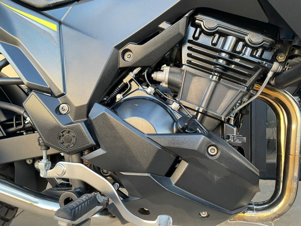 KAWASAKI Versys 300 - Foto