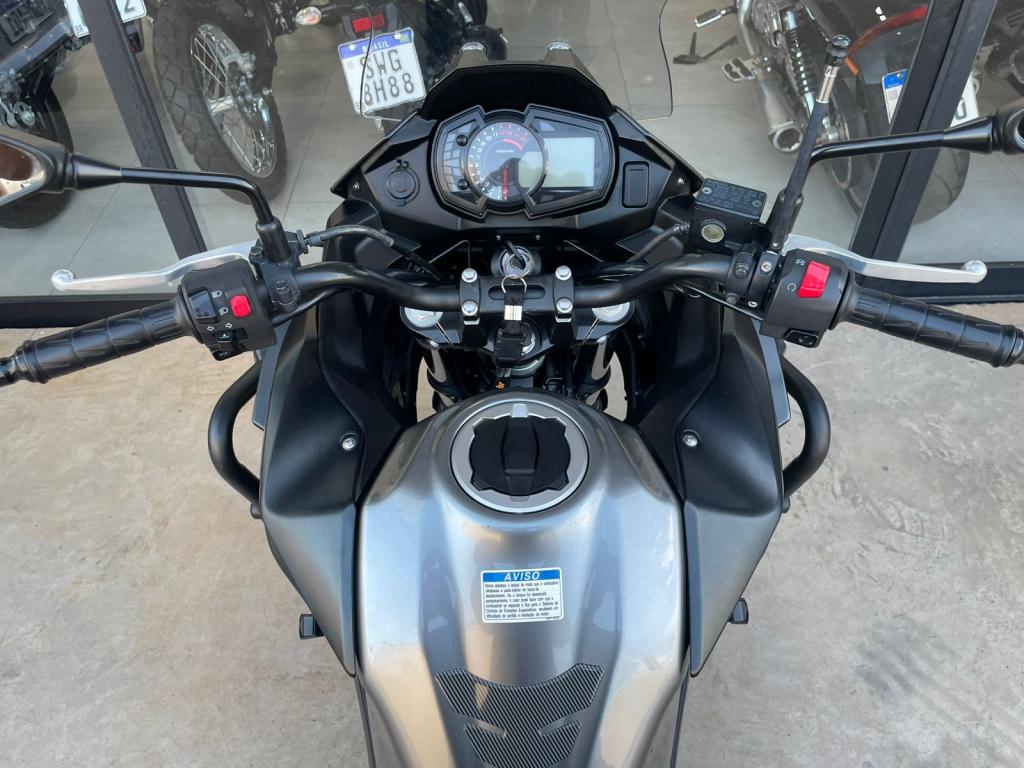 KAWASAKI Versys 300 - Foto