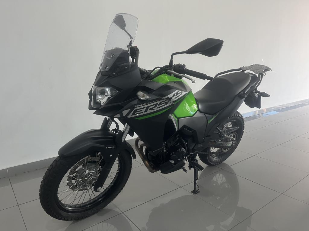 KAWASAKI Versys 300 - Foto