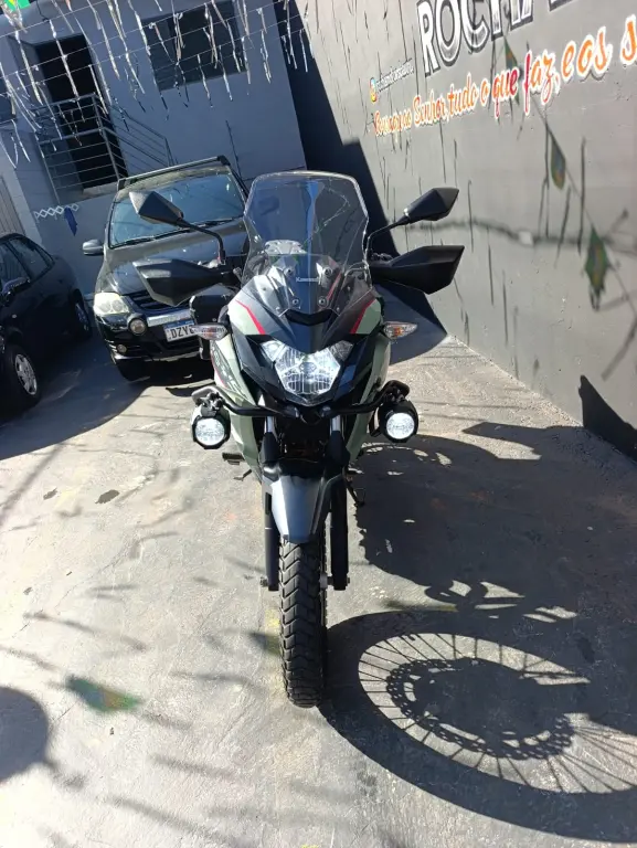KAWASAKI Versys 300 - Foto