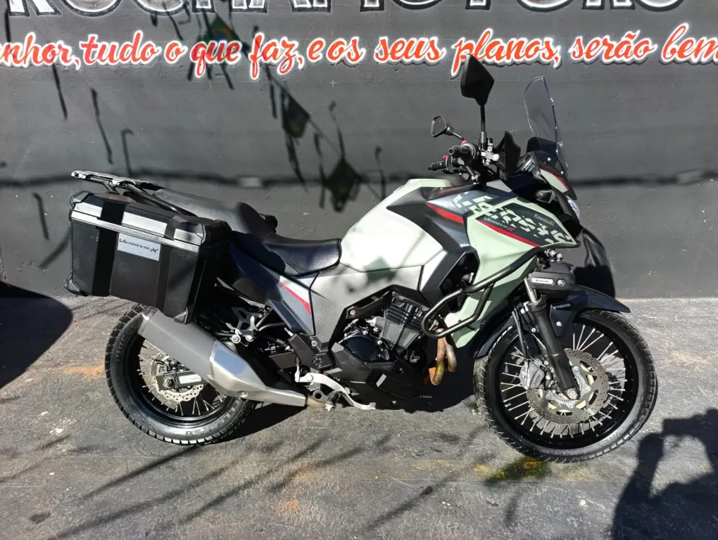 KAWASAKI Versys 300 - Foto