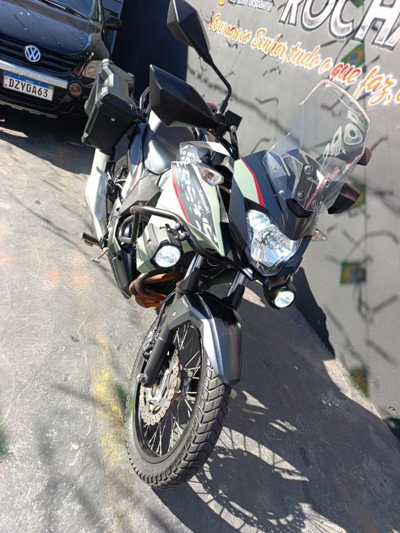 KAWASAKI Versys 300 - Foto