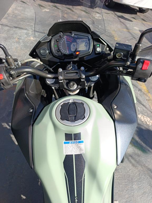 KAWASAKI Versys 300 - Foto