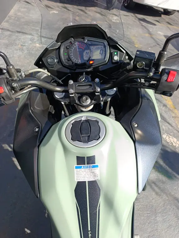 KAWASAKI Versys 300 - Foto