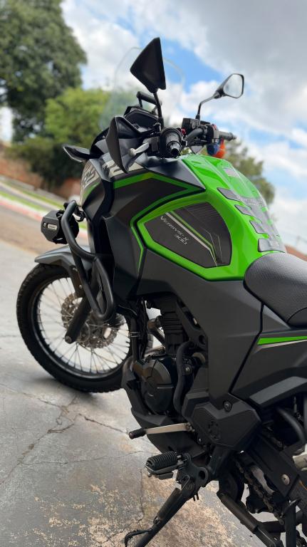 KAWASAKI Versys 300 - Foto