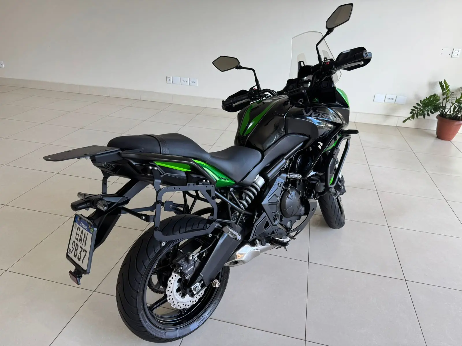 KAWASAKI Versys 650 - Foto