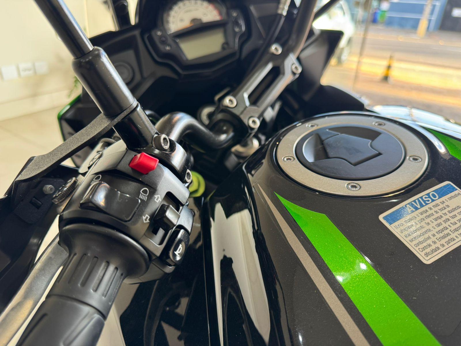 KAWASAKI Versys 650 - Foto