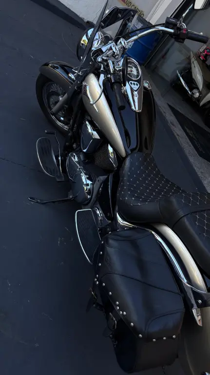 KAWASAKI Vulcan 900 - Foto