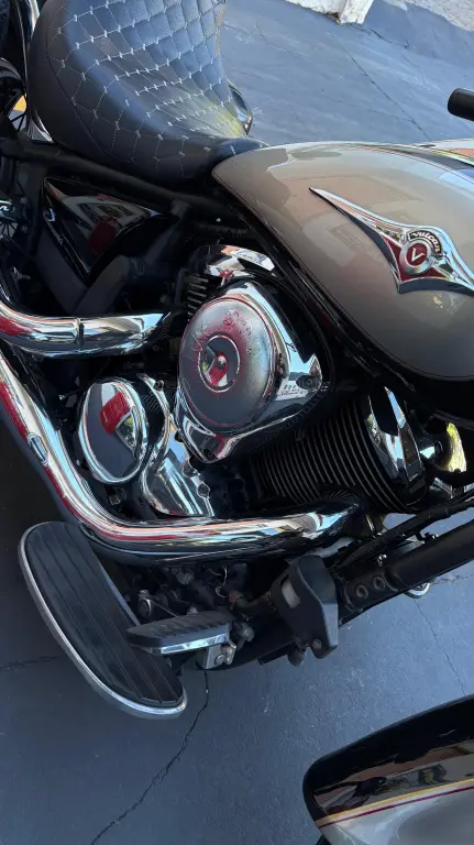 KAWASAKI Vulcan 900 - Foto