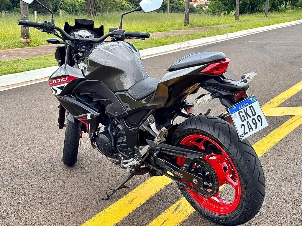 KAWASAKI Z 300 - Foto