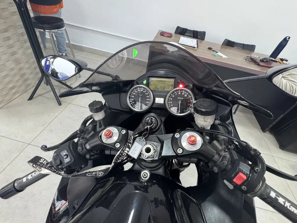 KAWASAKI ZX 14 R - Foto