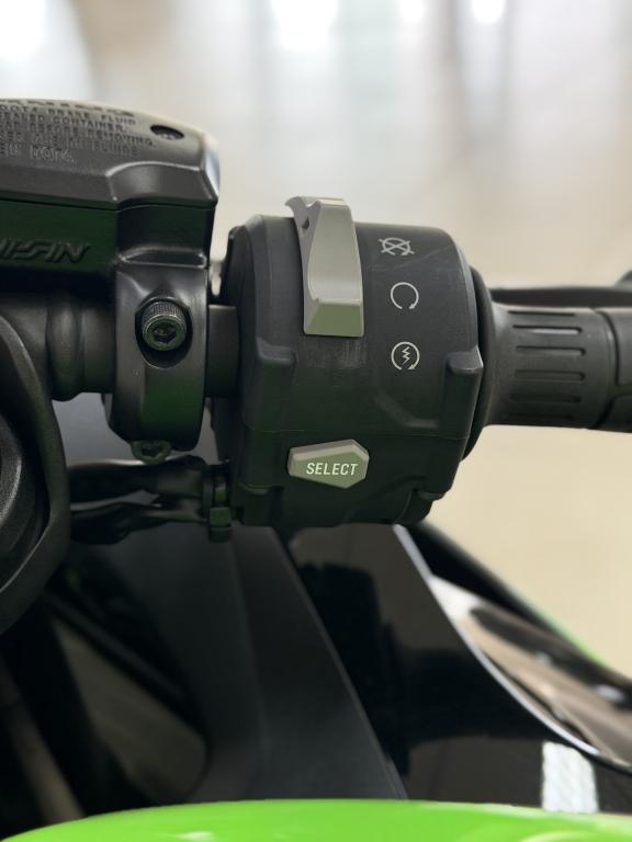KAWASAKI ZX-4R - Foto