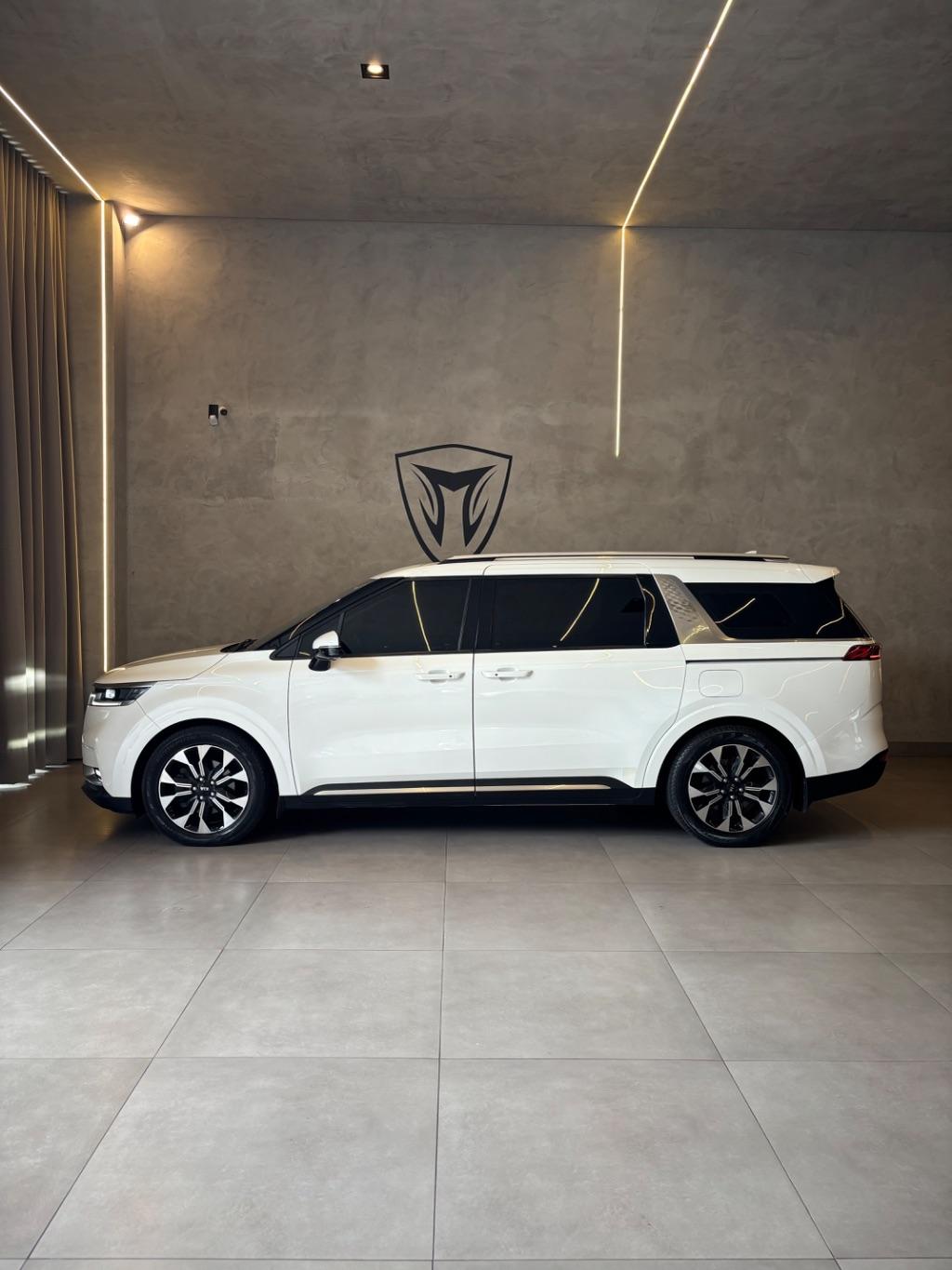 KIA Carnival - Foto