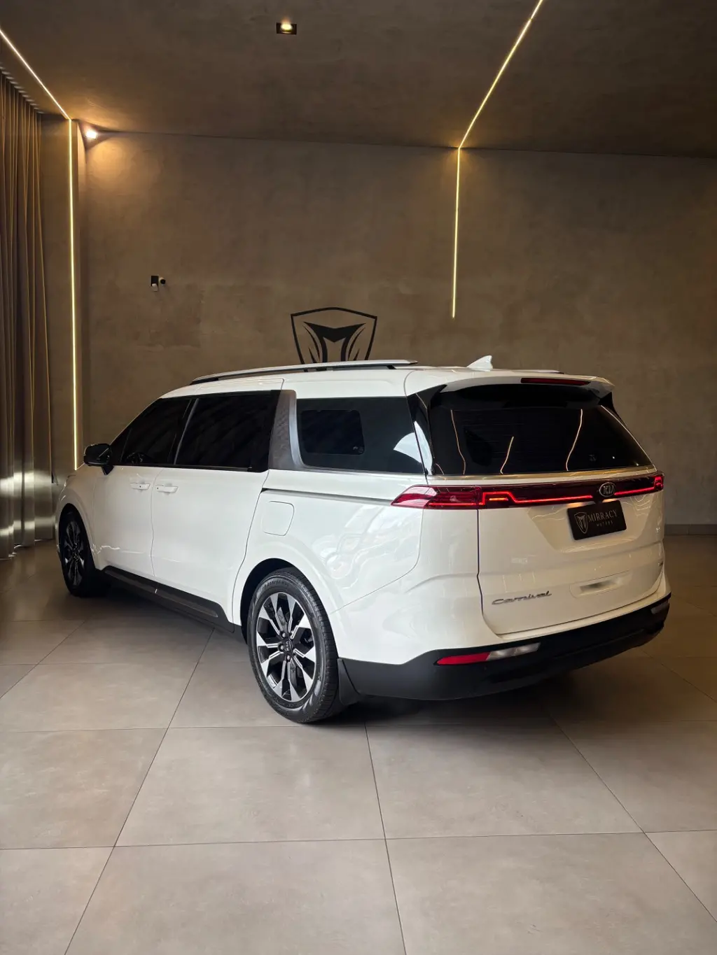 KIA Carnival - Foto