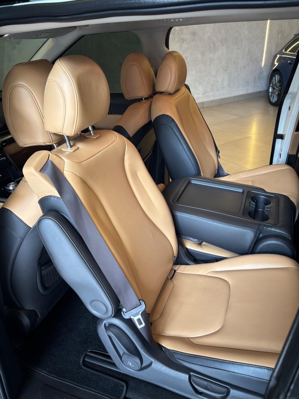 KIA Carnival - Foto