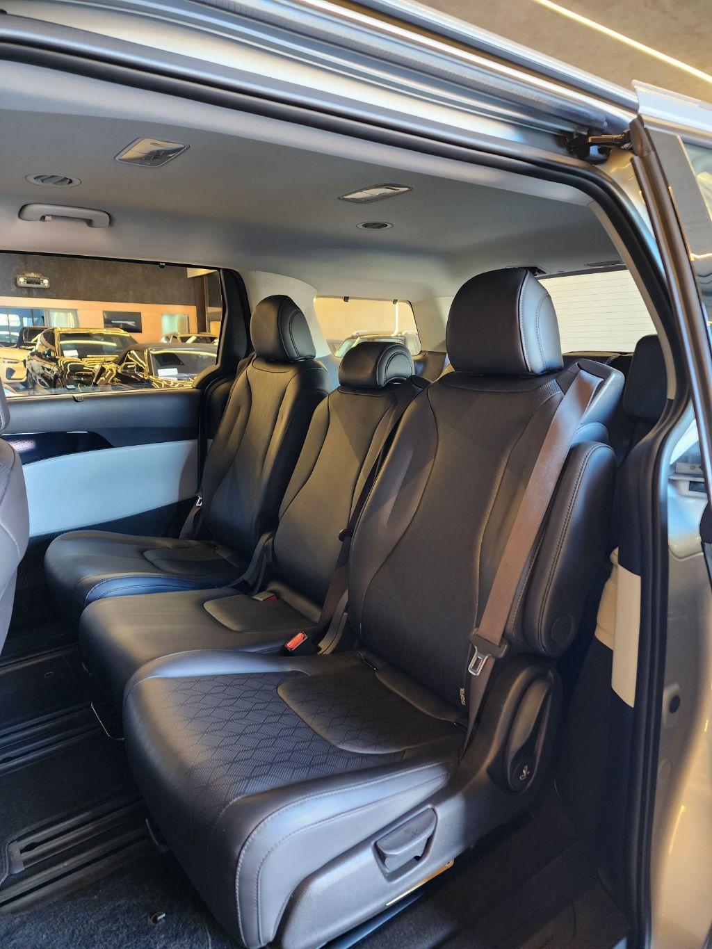 KIA Carnival - Foto