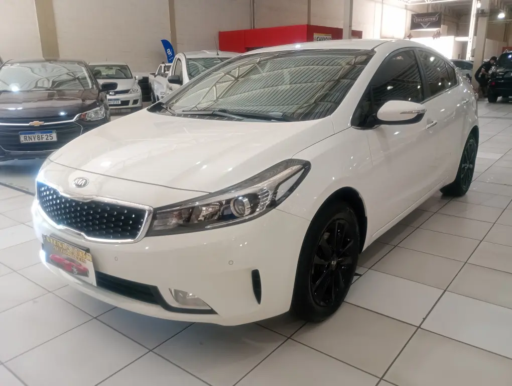 KIA Cerato Sedan - Foto