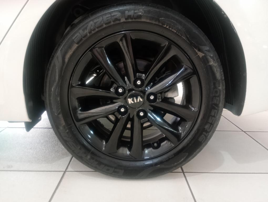 KIA Cerato Sedan - Foto