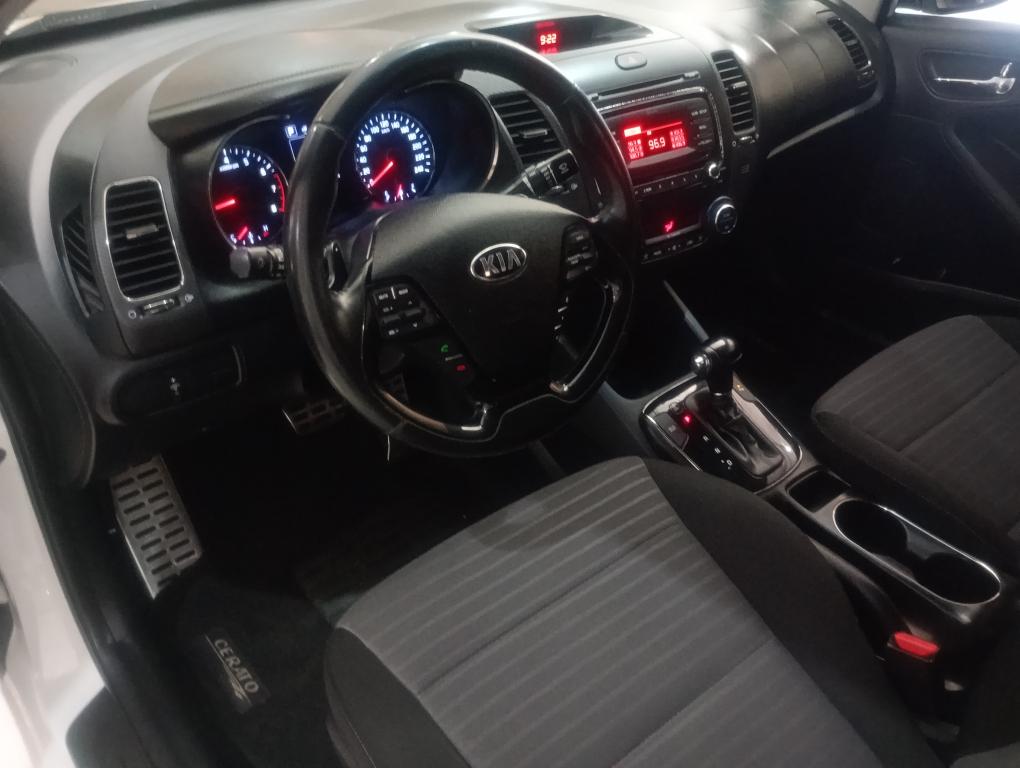 KIA Cerato Sedan - Foto
