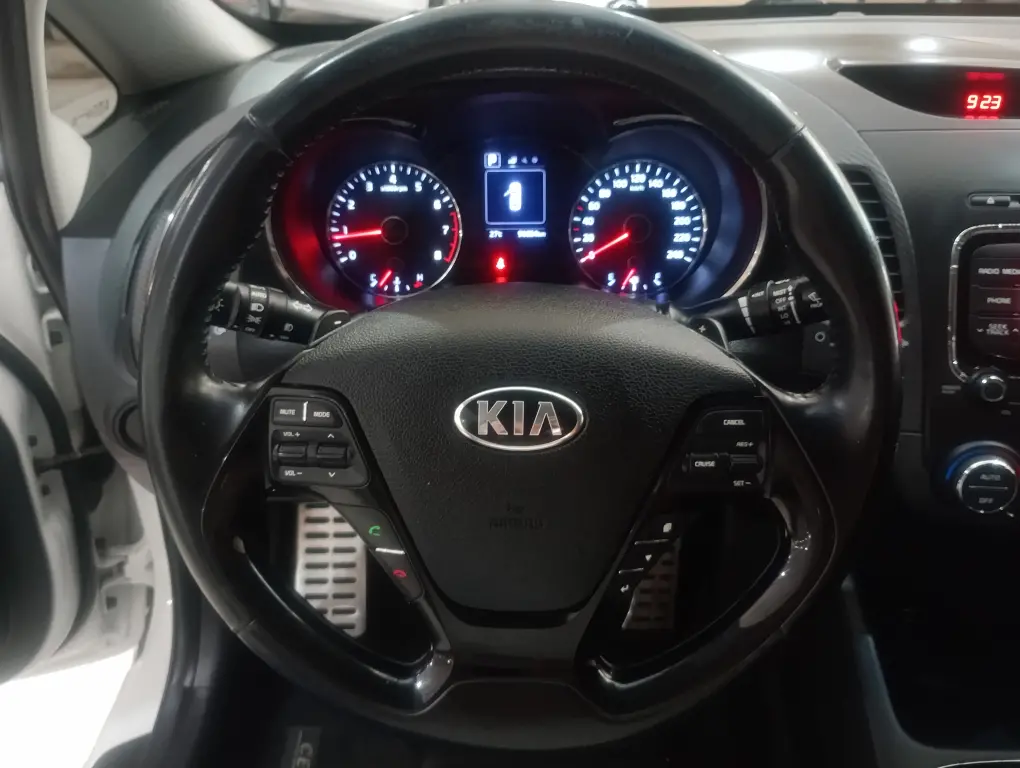 KIA Cerato Sedan - Foto