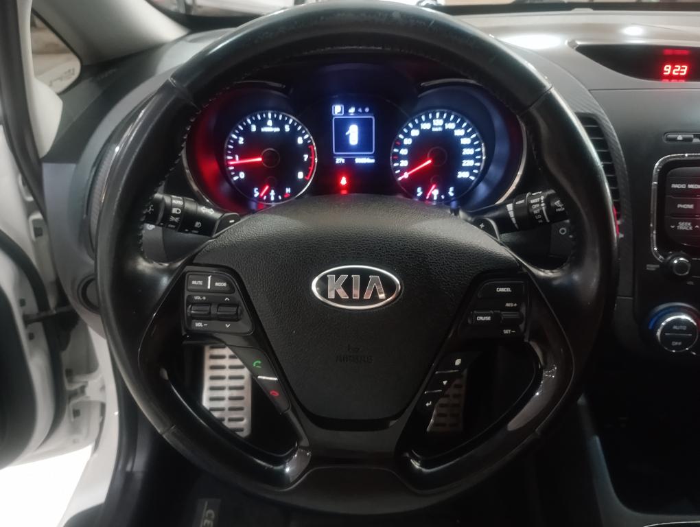 KIA Cerato Sedan - Foto