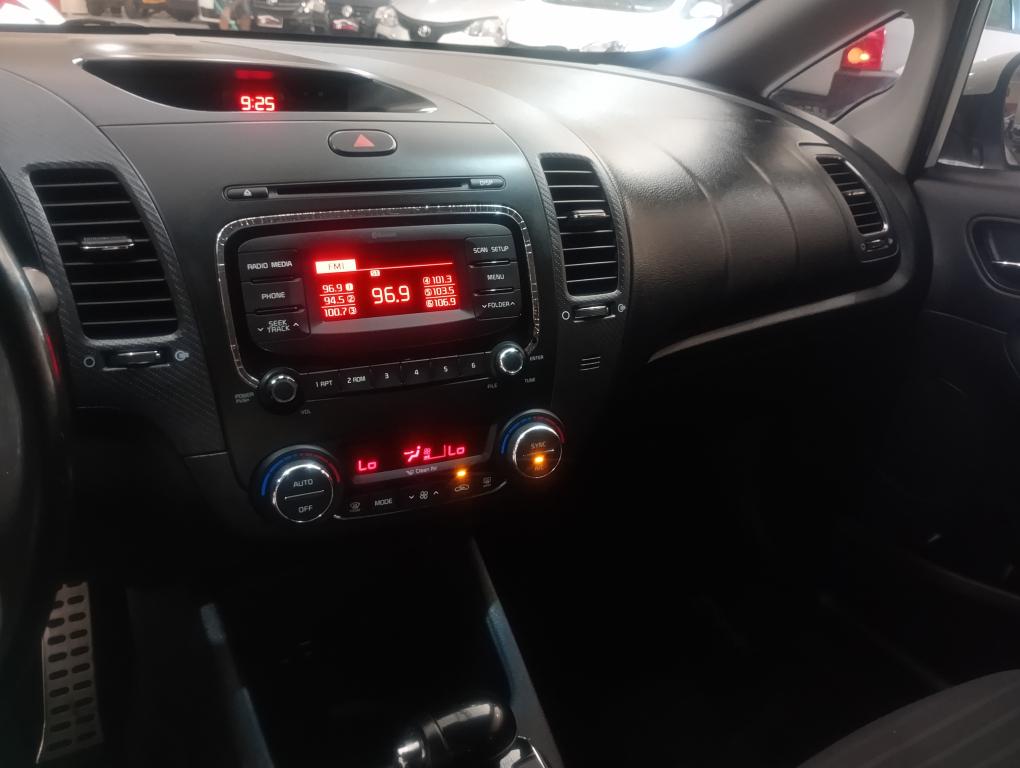 KIA Cerato Sedan - Foto