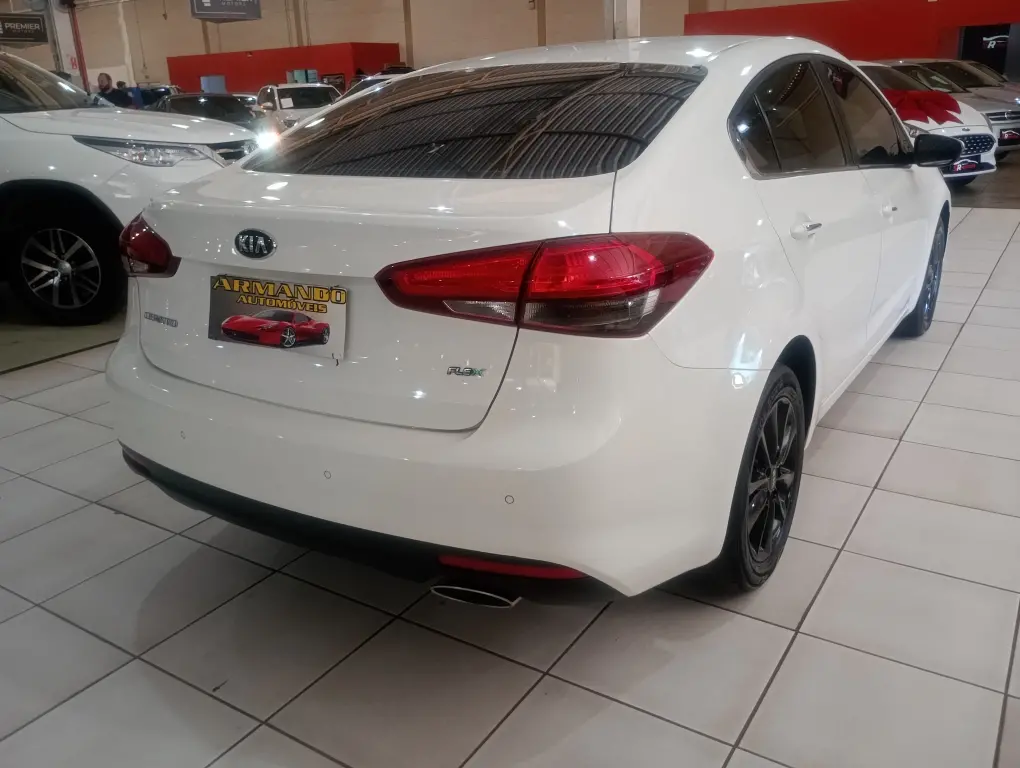 KIA Cerato Sedan - Foto