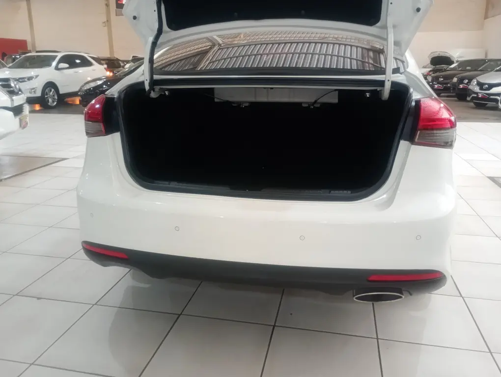 KIA Cerato Sedan - Foto