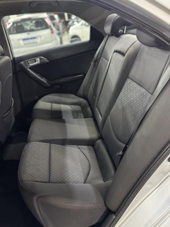 KIA Cerato Sedan - Foto