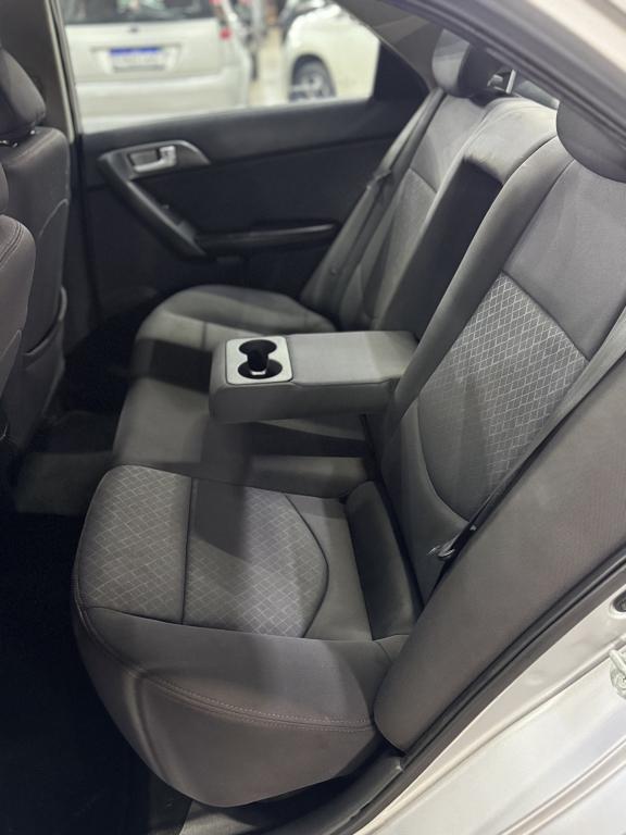 KIA Cerato Sedan - Foto