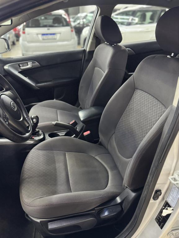 KIA Cerato Sedan - Foto