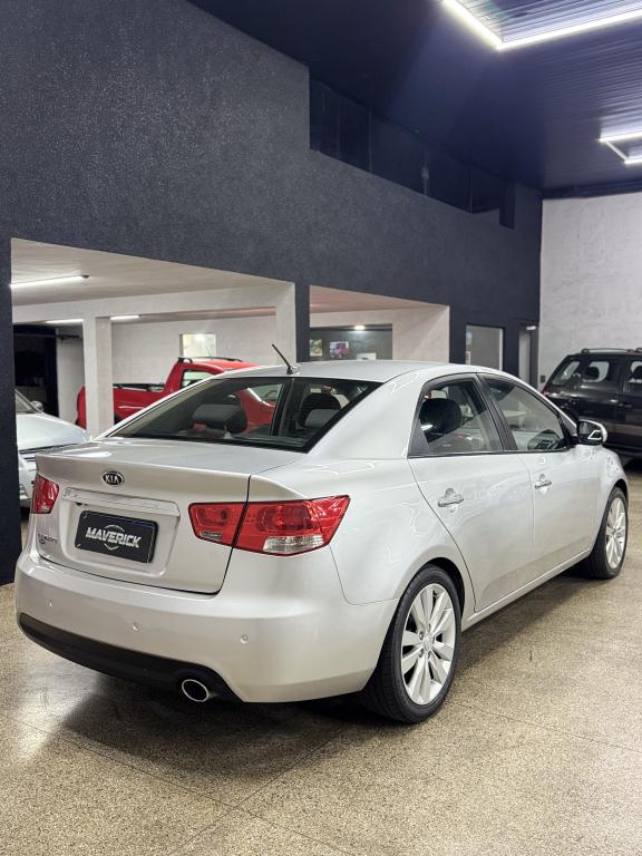 KIA Cerato Sedan - Foto