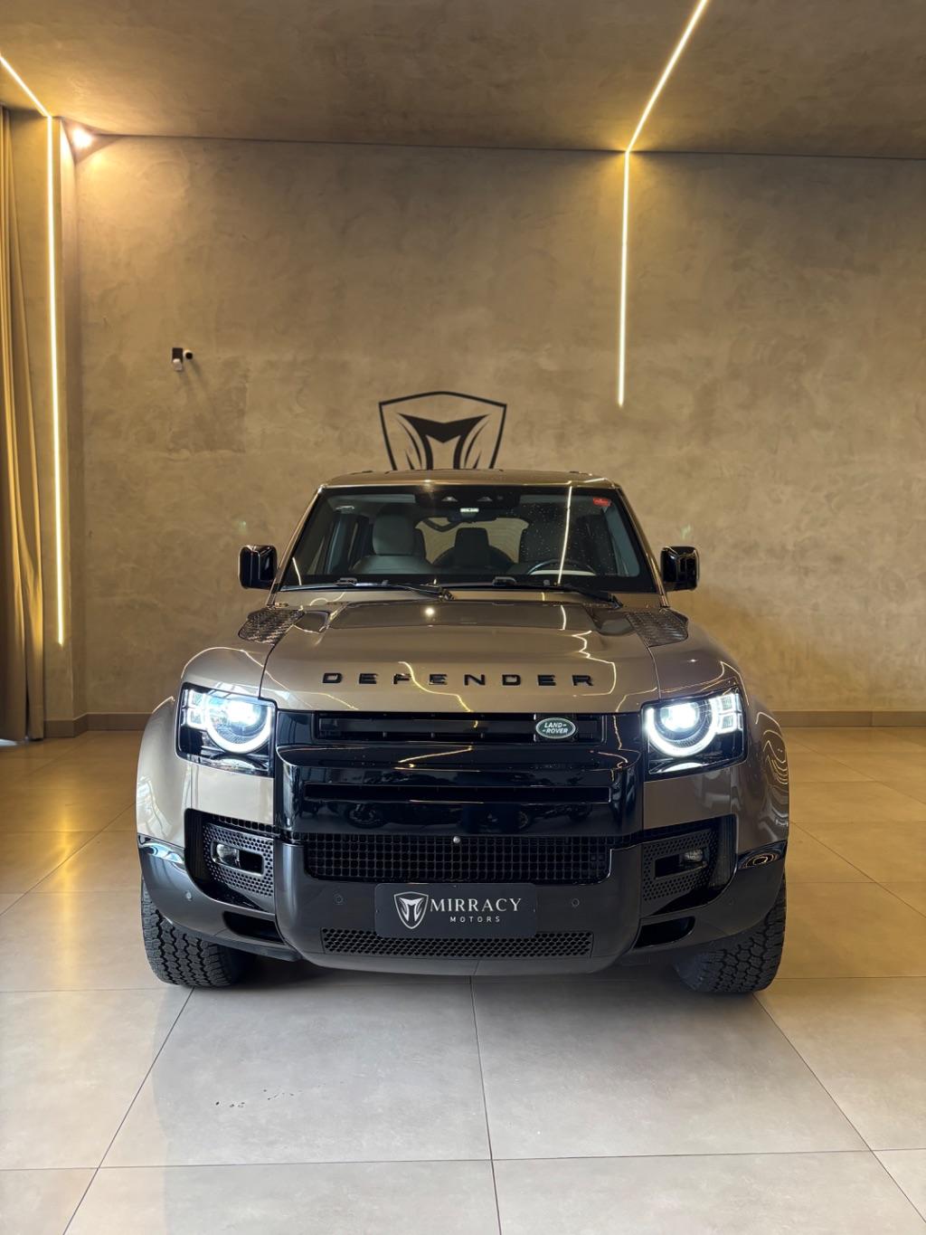 LAND ROVER Defender 110 - Foto