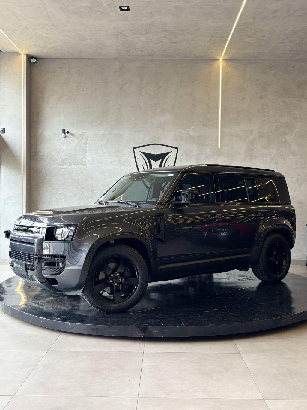 LAND ROVER Defender 110