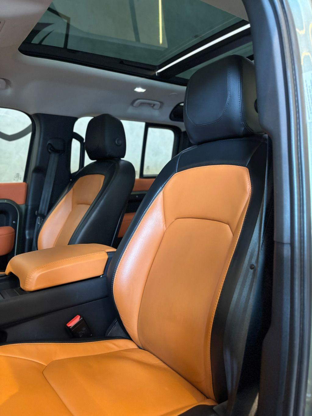 LAND ROVER Defender 110 - Foto