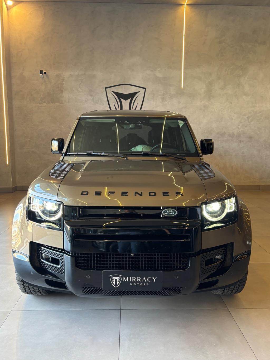 LAND ROVER Defender 110 - Foto