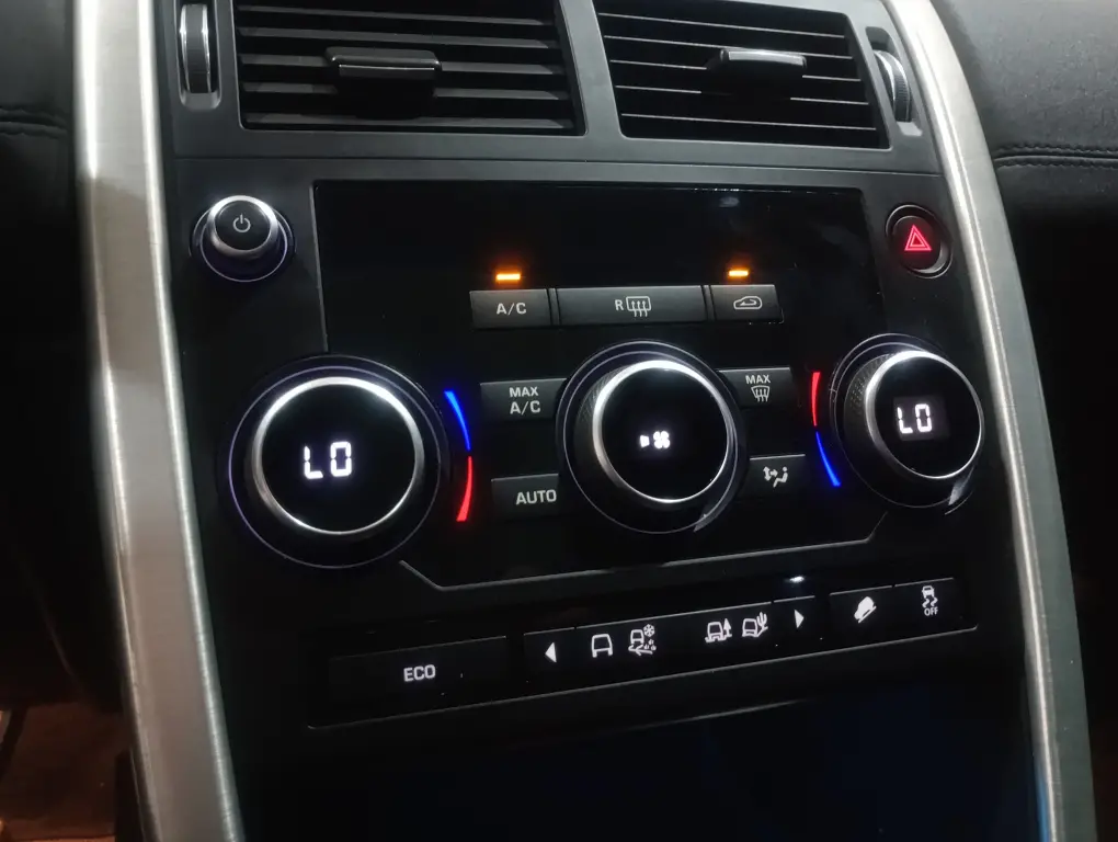 LAND ROVER Discovery Sport - Foto