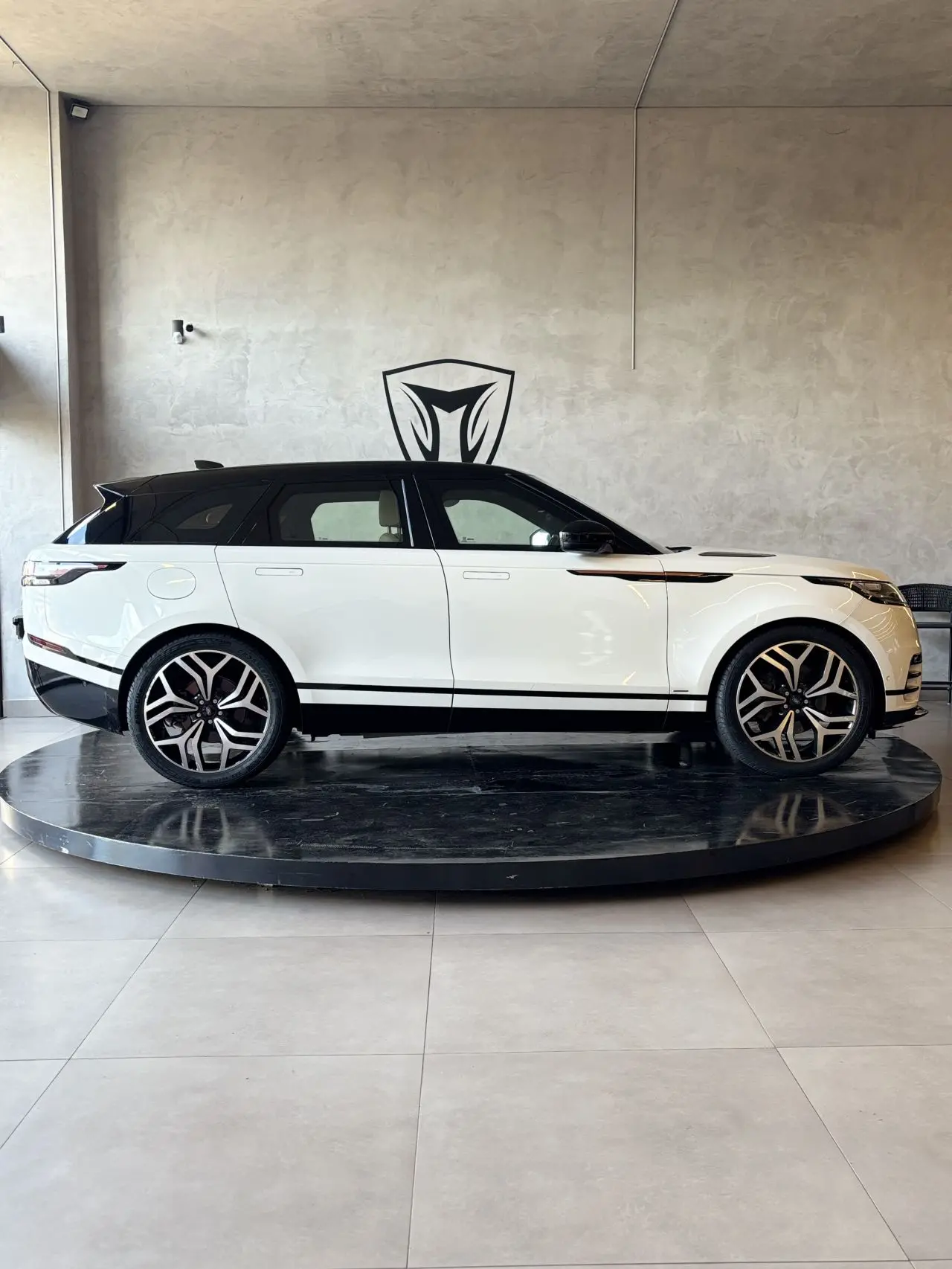 LAND ROVER Range Rover Velar - Foto